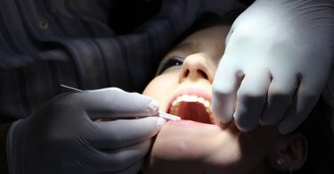 what is a periodontist